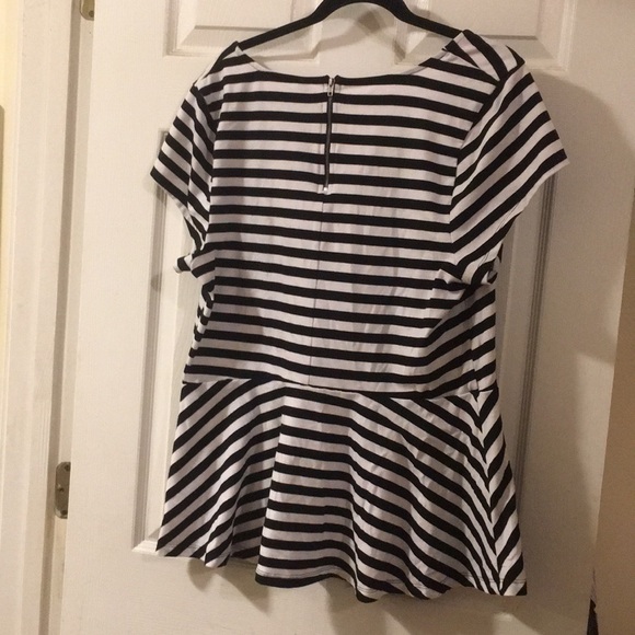 Plus size shirt - Picture 3 of 3